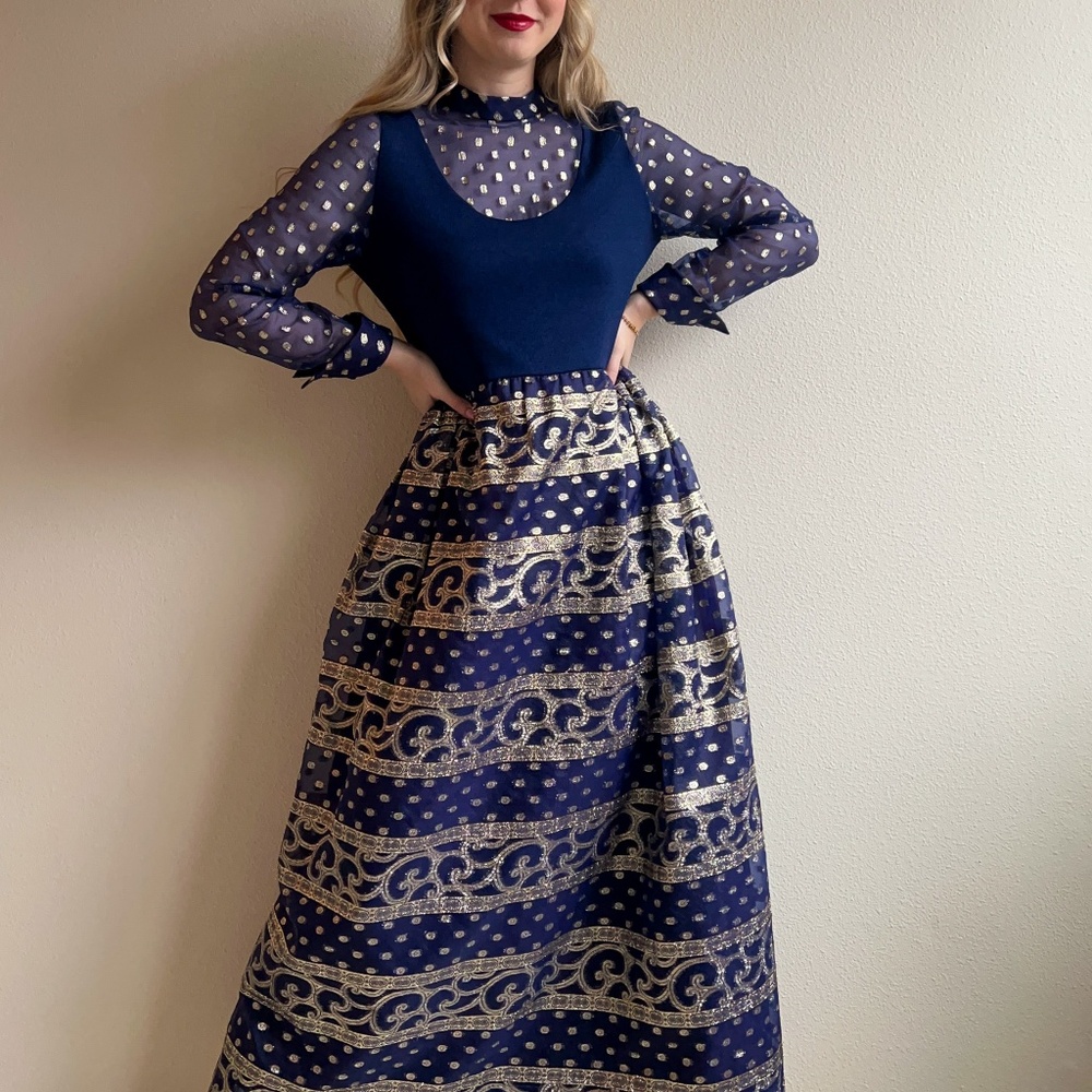Stunning Vintage 1960s Navy Maxi Dress With Silver Pattern (M)